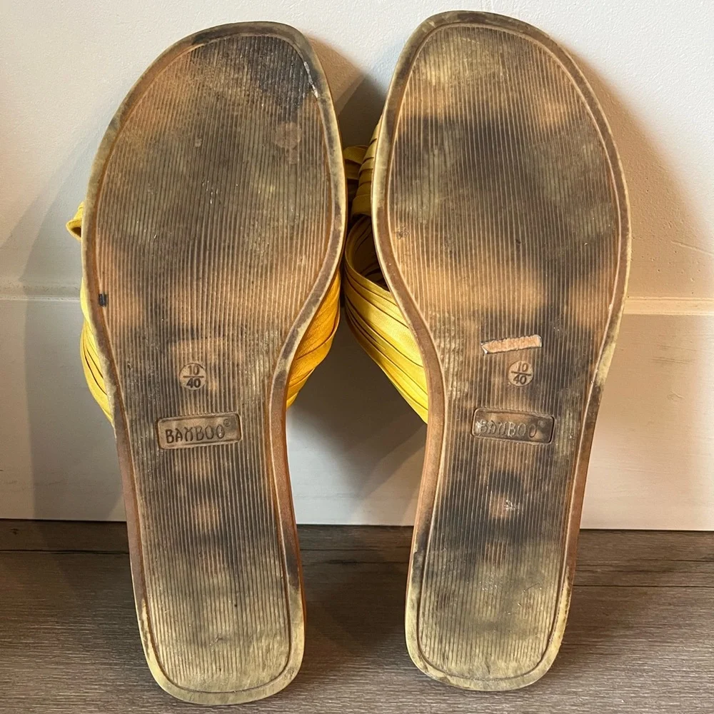 Yellow/gold sandals - Picture 3 of 3